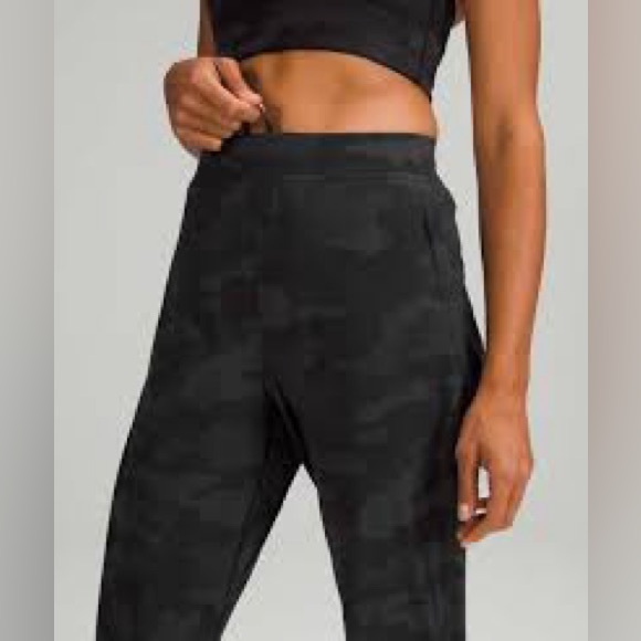 lulu lemon athletica Adapted State High Rise Cropped Jogger in Camo - Picture 1 of 3